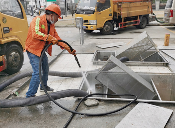 侨乡街道开发区隔油池清理